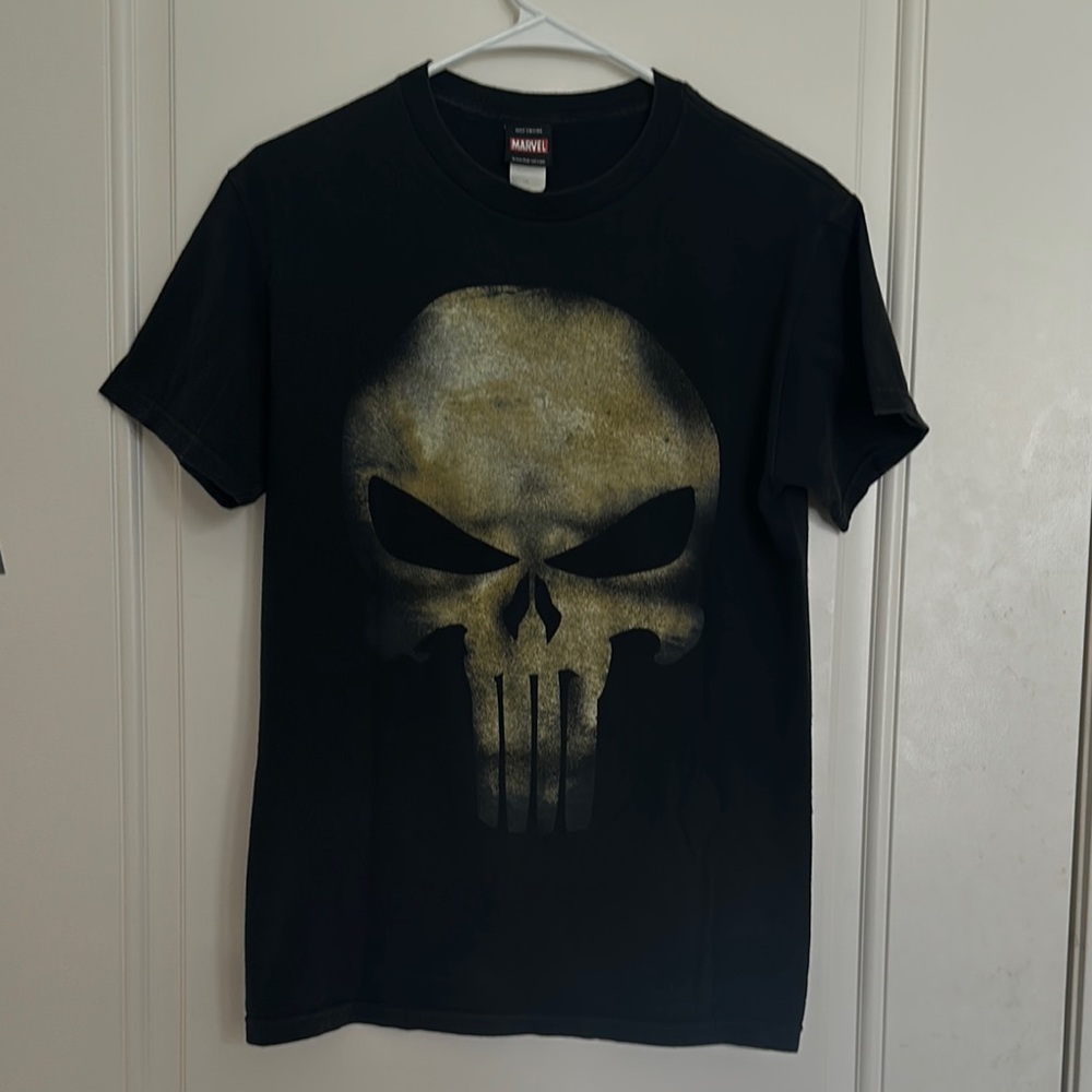 Marvel Vintage Punisher Black Graphic Tee